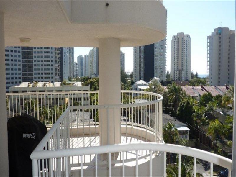 20 Cronin Avenue, Main Beach QLD 4217