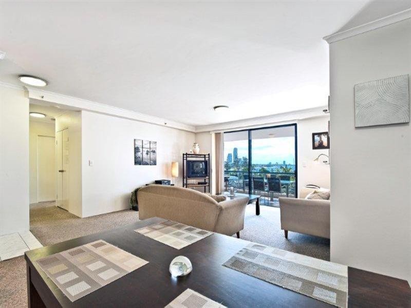 22 Montgomery Avenue, Main Beach QLD 4217