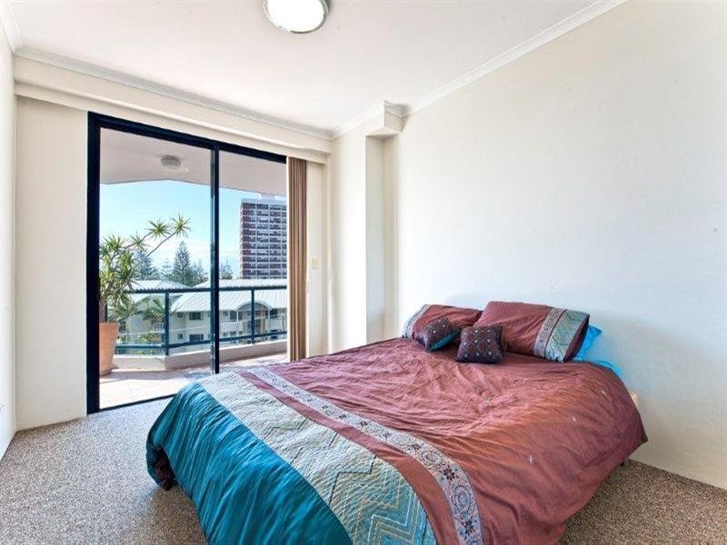 22 Montgomery Avenue, Main Beach QLD 4217