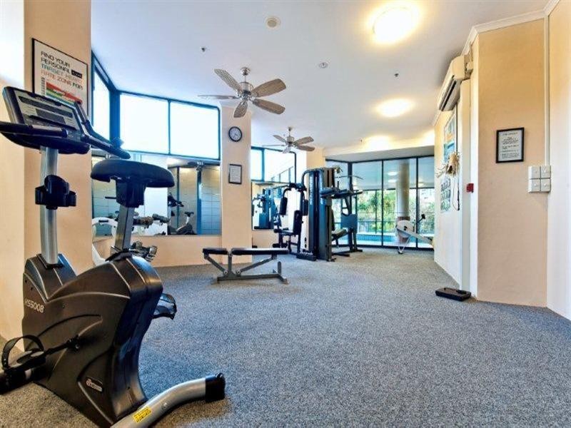 22 Montgomery Avenue, Main Beach QLD 4217