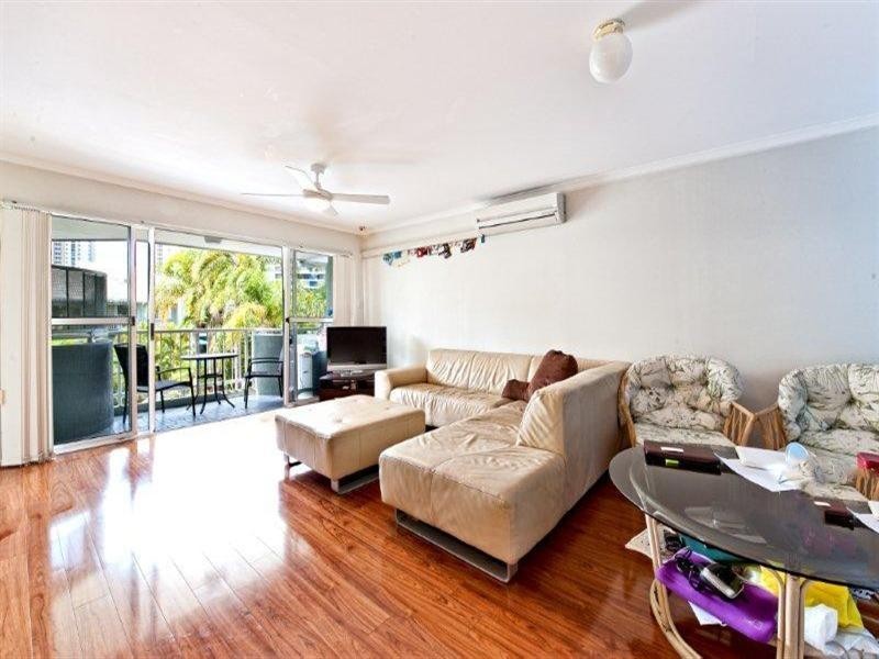 11 Breaker Street, Main Beach QLD 4217