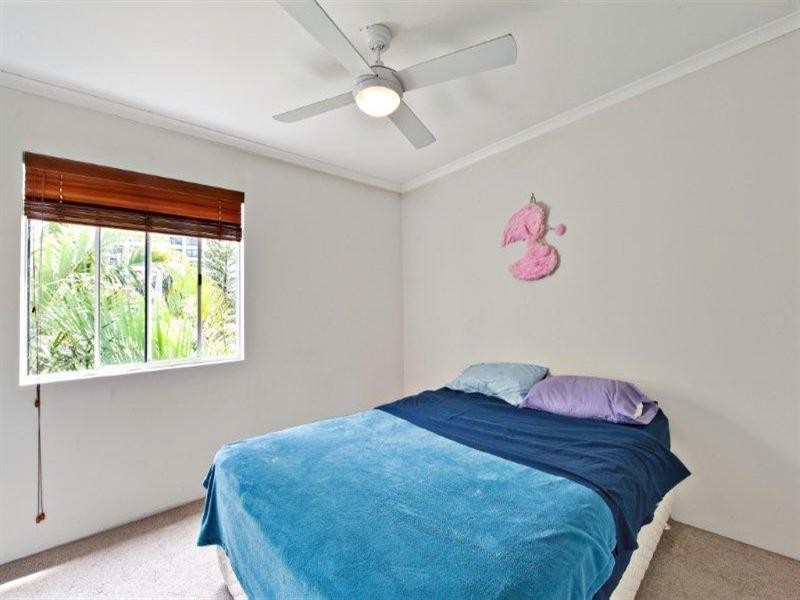 11 Breaker Street, Main Beach QLD 4217