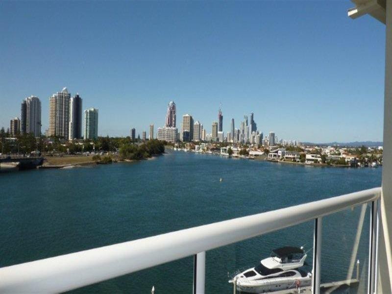 75 Brighton Parade, Southport QLD 4215