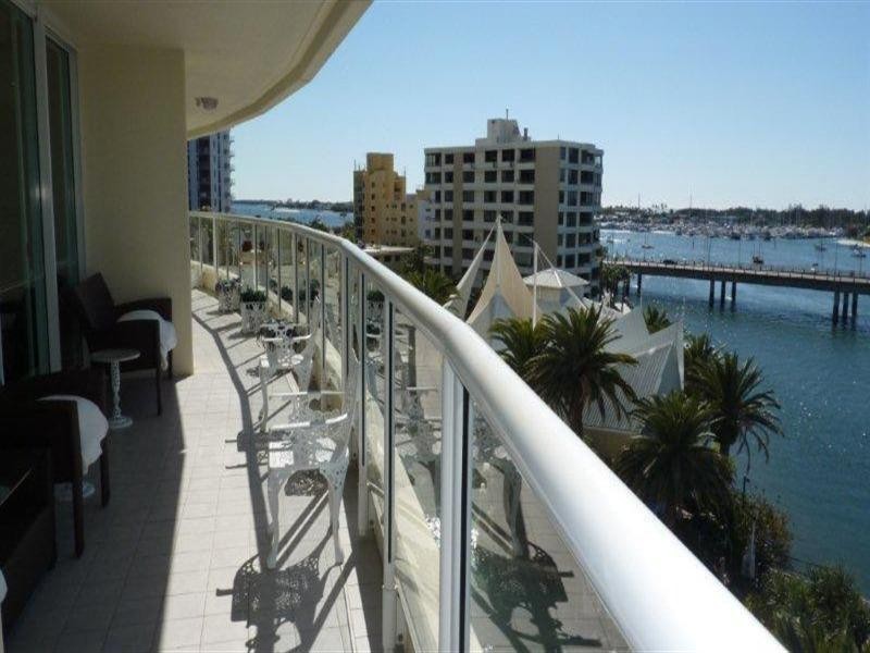 75 Brighton Parade, Southport QLD 4215