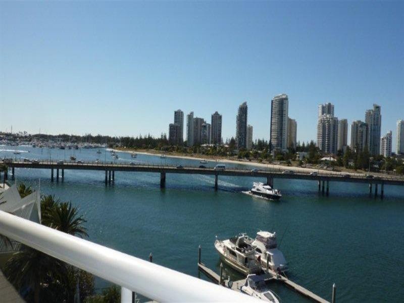 75 Brighton Parade, Southport QLD 4215