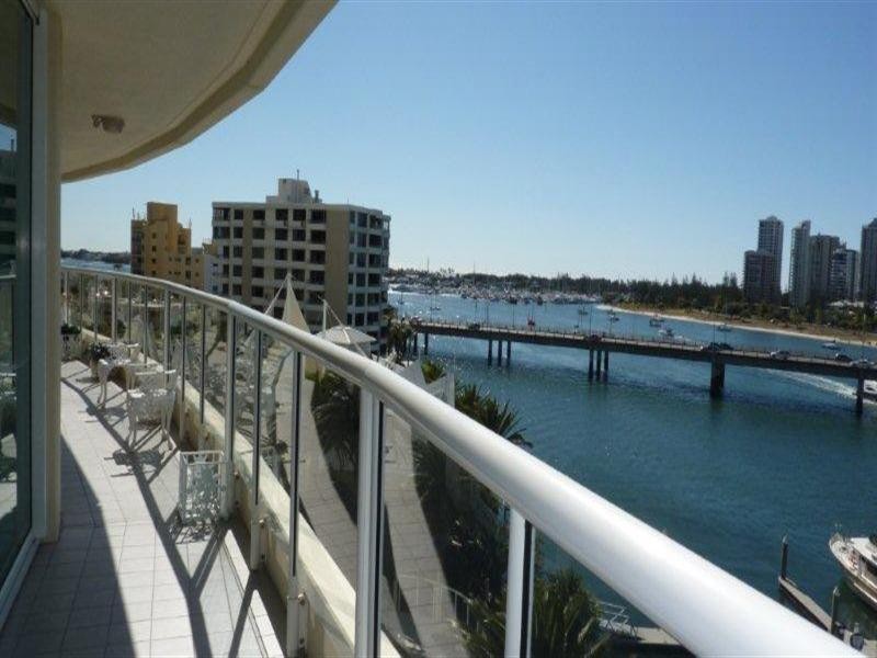 75 Brighton Parade, Southport QLD 4215