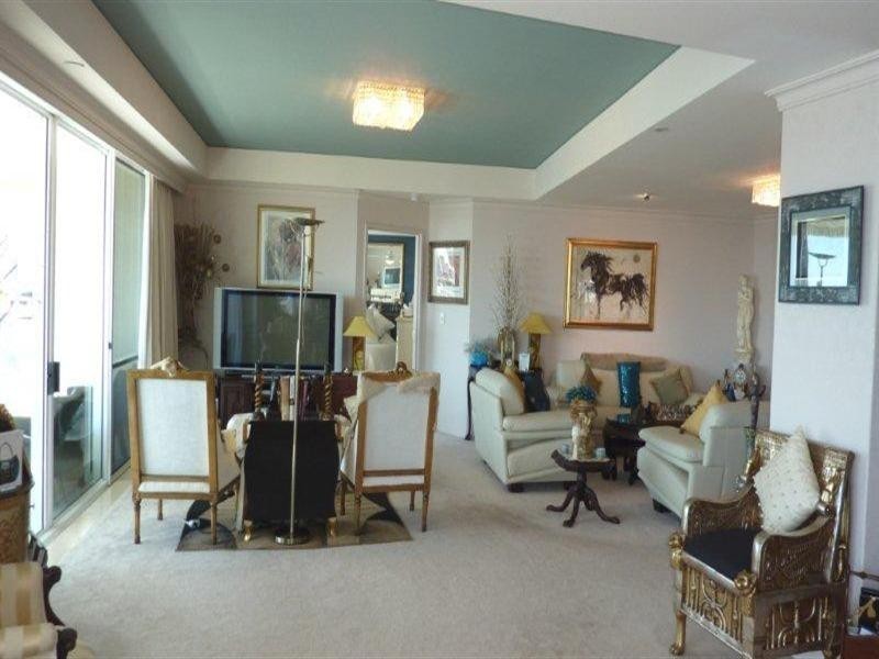 75 Brighton Parade, Southport QLD 4215