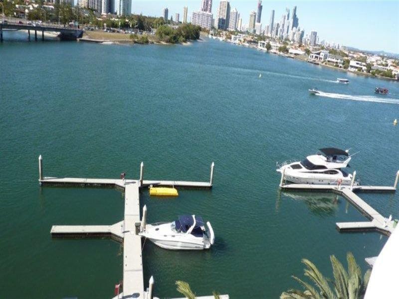75 Brighton Parade, Southport QLD 4215