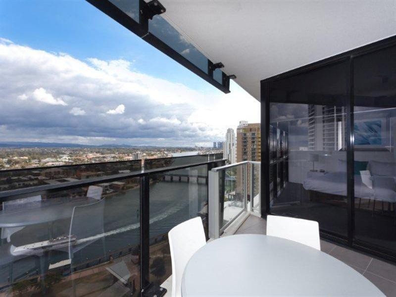 9 Ferny Avenue, Surfers Paradise QLD 4217