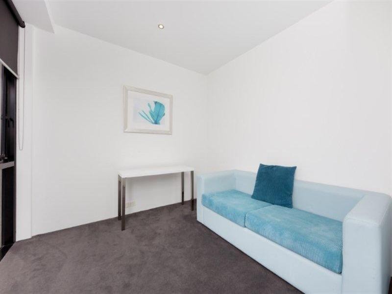 9 Ferny Avenue, Surfers Paradise QLD 4217