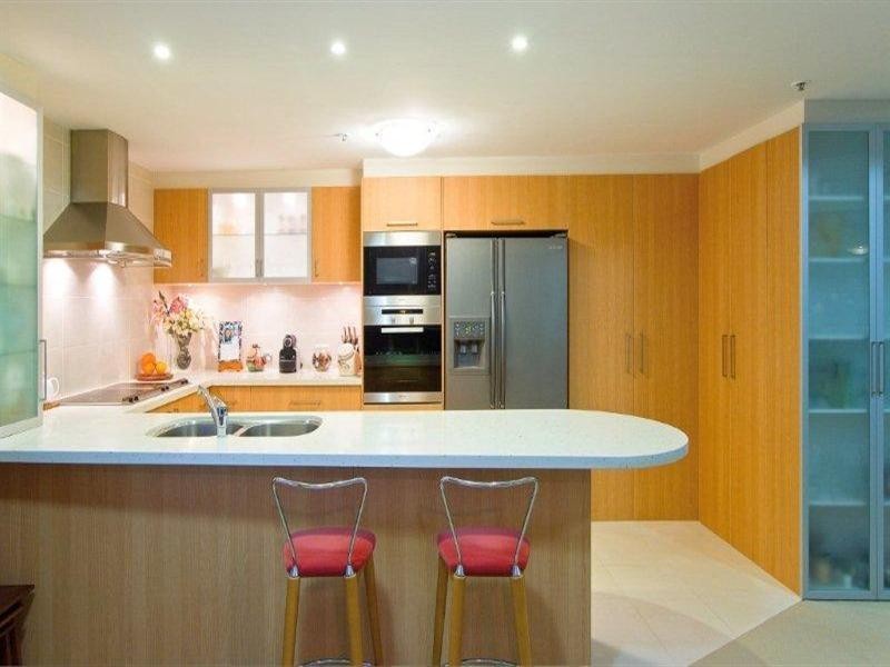 1 Hughes Avenue, Main Beach QLD 4217