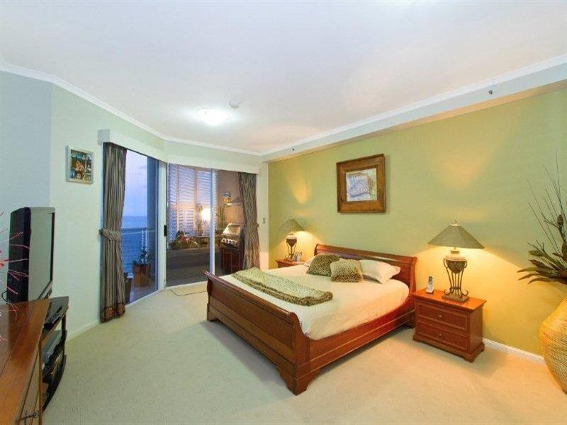 1 Hughes Avenue, Main Beach QLD 4217