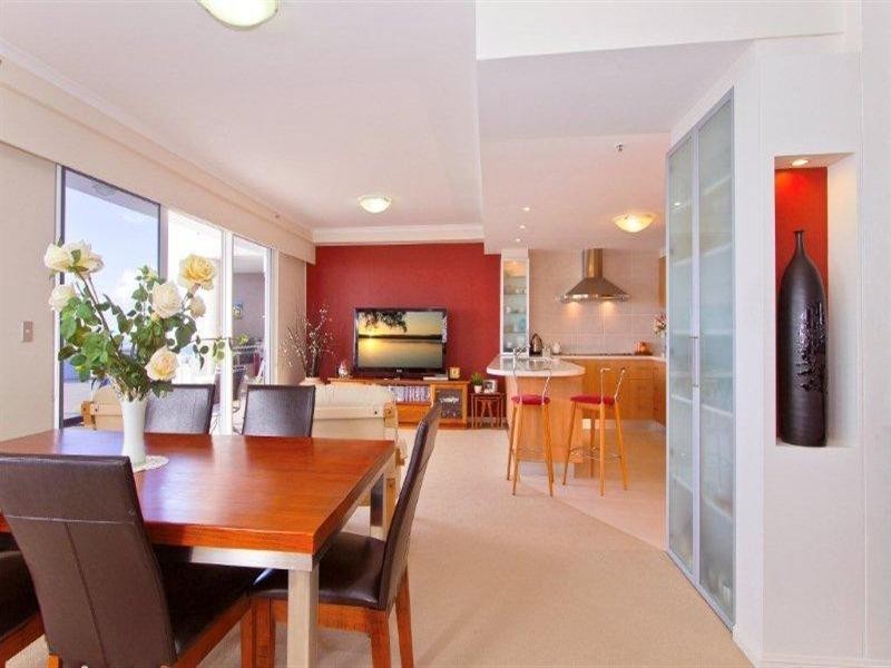 1 Hughes Avenue, Main Beach QLD 4217