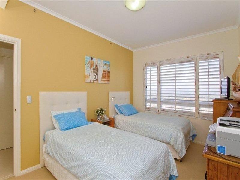 1 Hughes Avenue, Main Beach QLD 4217