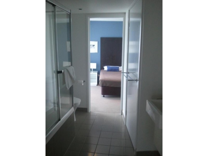 18 Enderley Avenue, Surfers Paradise QLD 4217