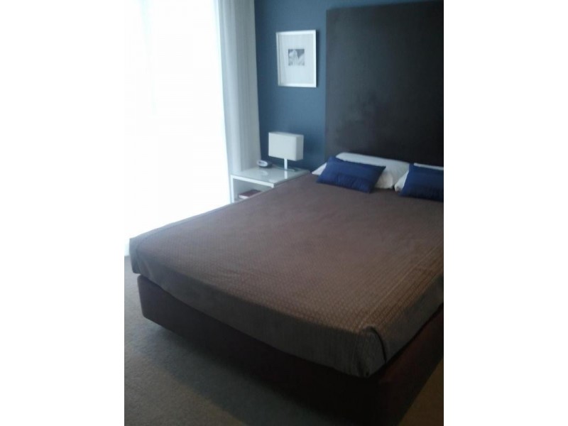 18 Enderley Avenue, Surfers Paradise QLD 4217