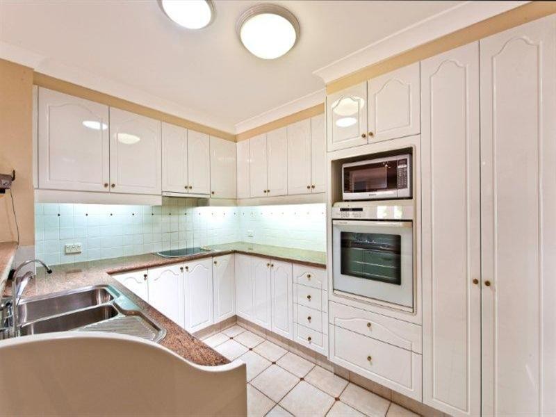100 Cotlew Street East, Southport QLD 4215