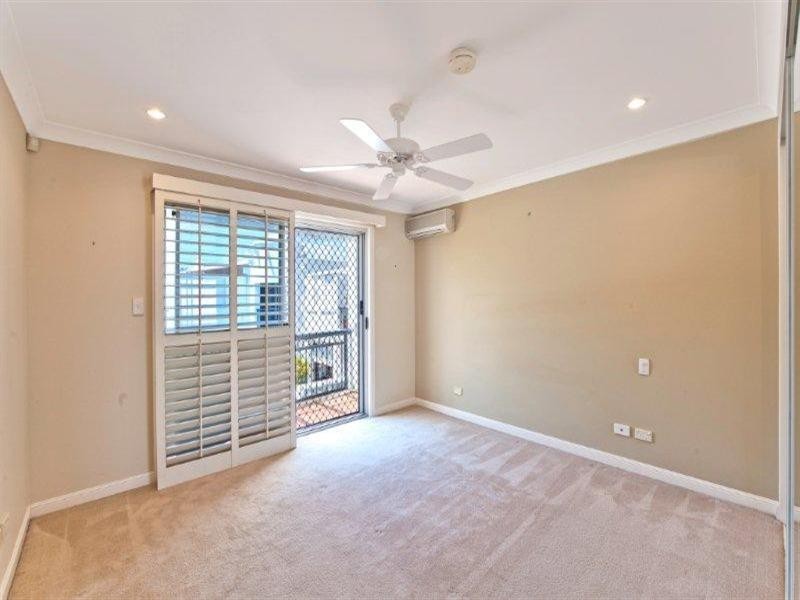 100 Cotlew Street East, Southport QLD 4215