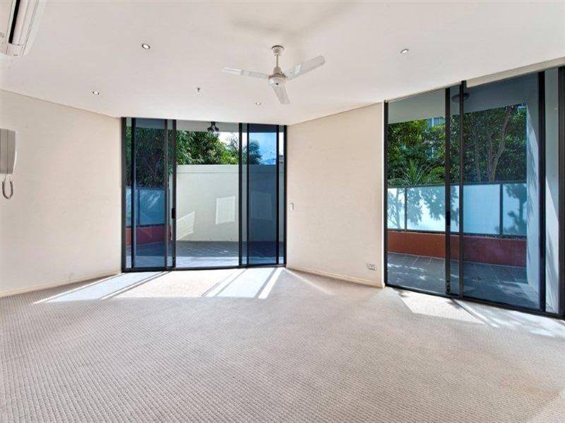 3 Como Crescent, Southport QLD 4215