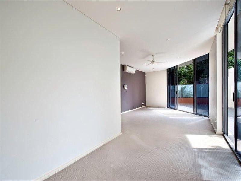 3 Como Crescent, Southport QLD 4215