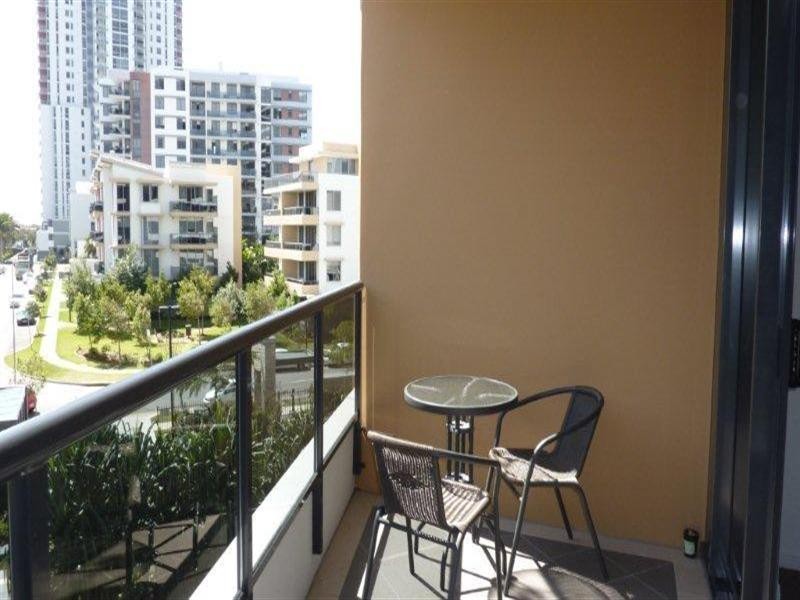 609 2 2 Aqua Street, Southport QLD 4215