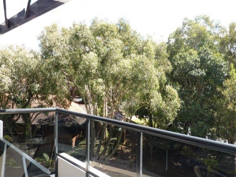 609 2 2 Aqua Street, Southport QLD 4215