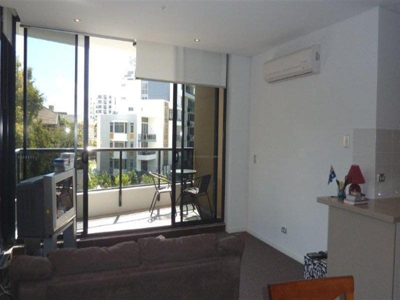 609 2 2 Aqua Street, Southport QLD 4215