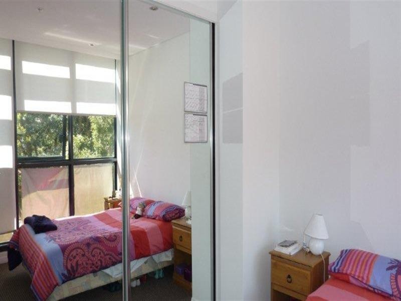 609 2 2 Aqua Street, Southport QLD 4215