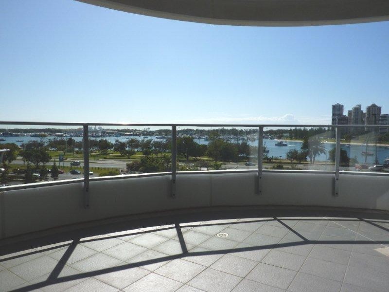 4 Como Crescent, Southport QLD 4215