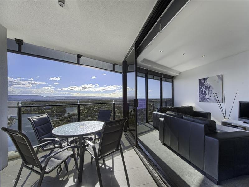 9 Ferny Avenue, Surfers Paradise QLD 4217