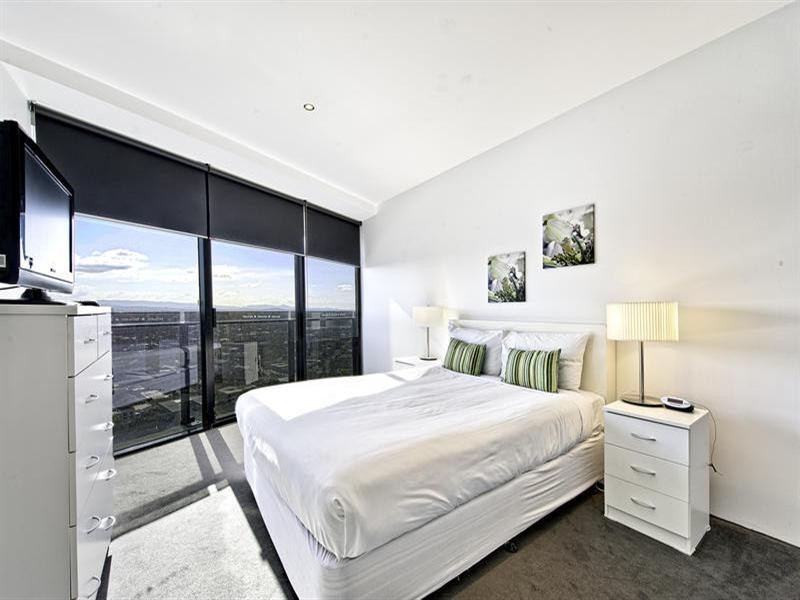 9 Ferny Avenue, Surfers Paradise QLD 4217