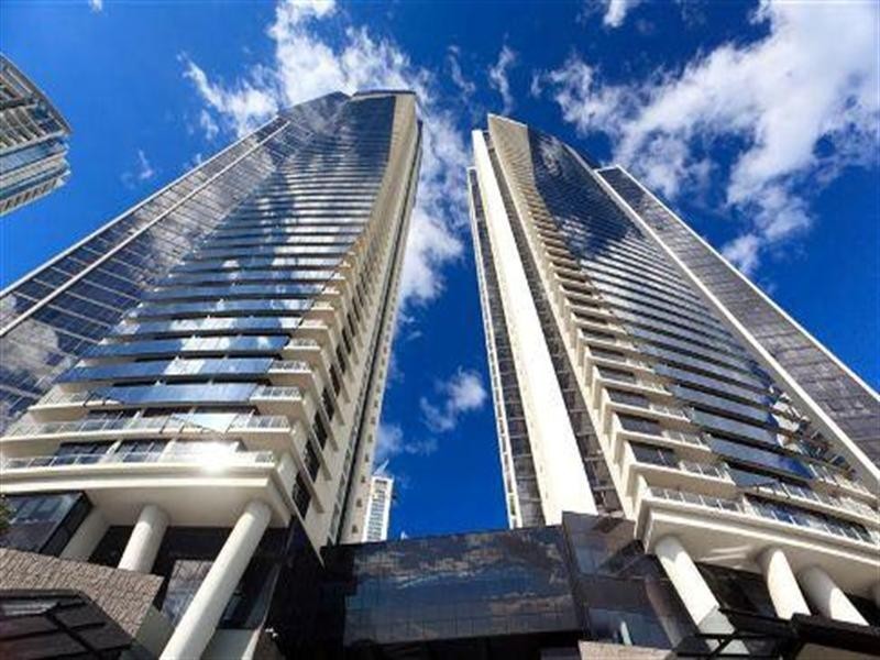 9 Ferny Avenue, Surfers Paradise QLD 4217