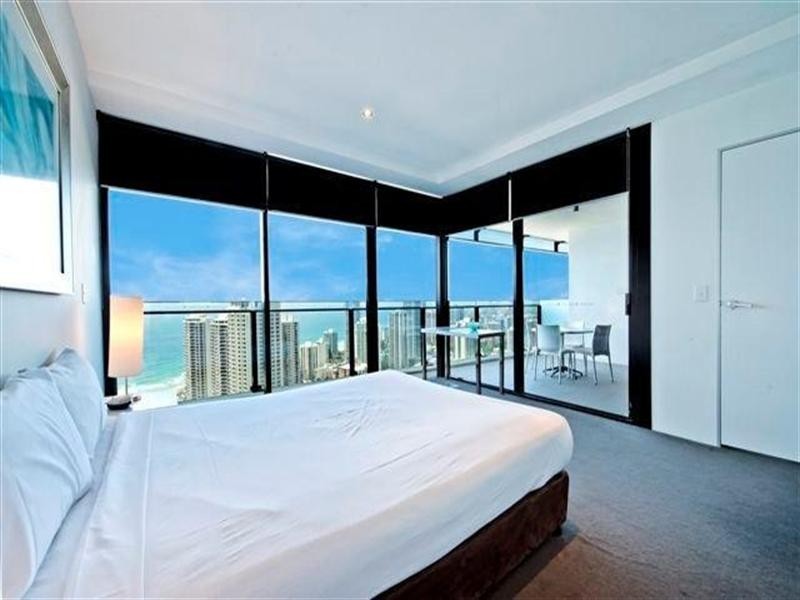 9 Ferny Avenue, Surfers Paradise QLD 4217