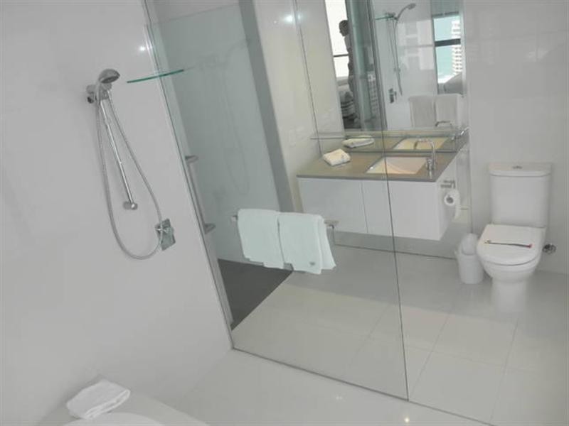 9 Ferny Avenue, Surfers Paradise QLD 4217