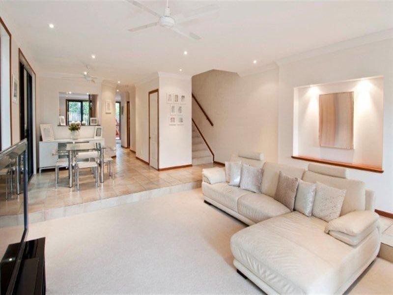 46 Cronin Avenue, Main Beach QLD 4217