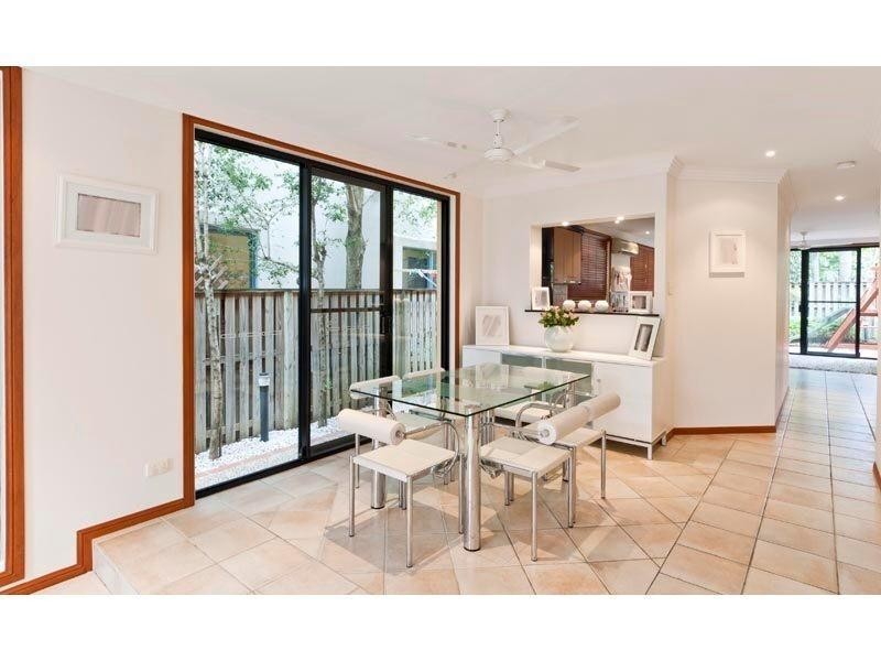 46 Cronin Avenue, Main Beach QLD 4217