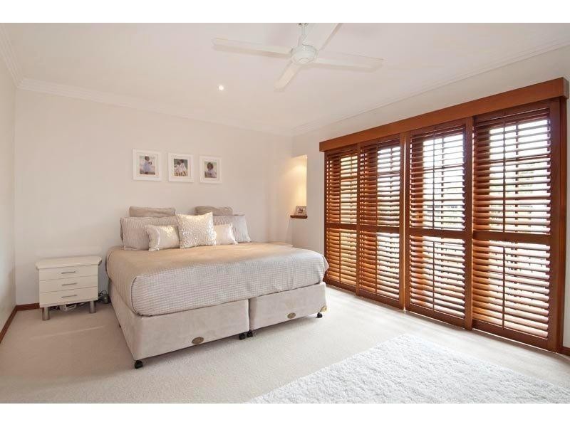 46 Cronin Avenue, Main Beach QLD 4217