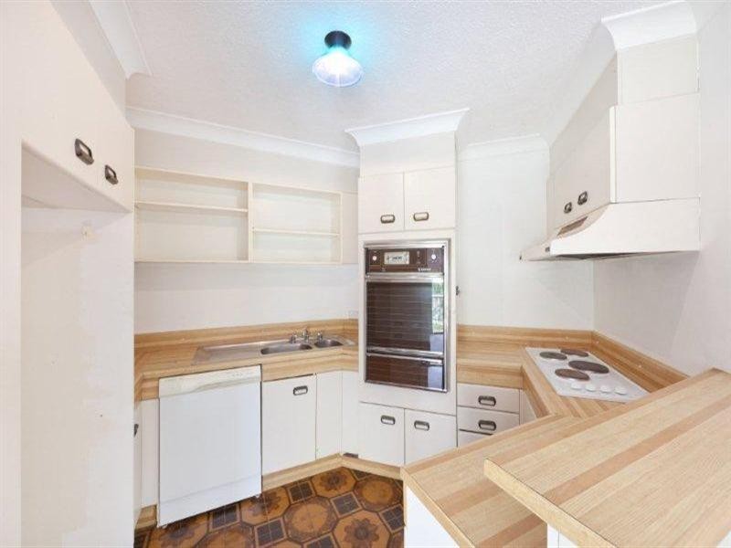 5 Pacific Street, Main Beach QLD 4217