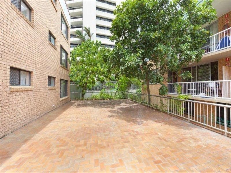 5 Pacific Street, Main Beach QLD 4217