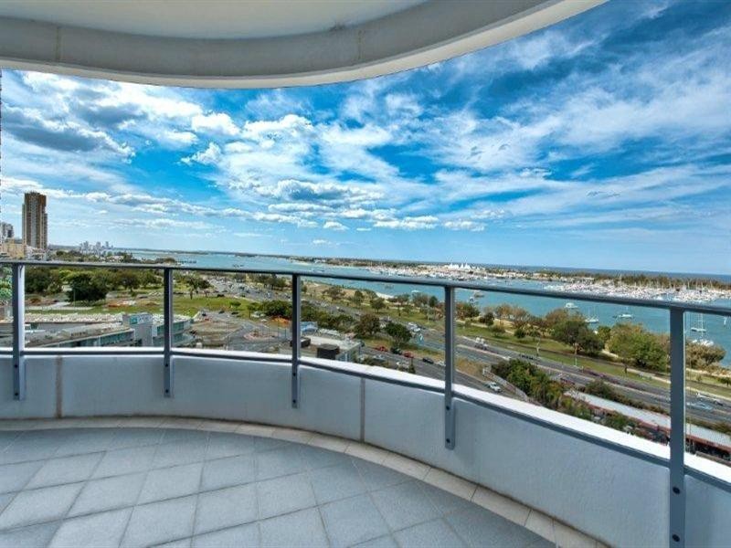 4 Como Crescent, Southport QLD 4215