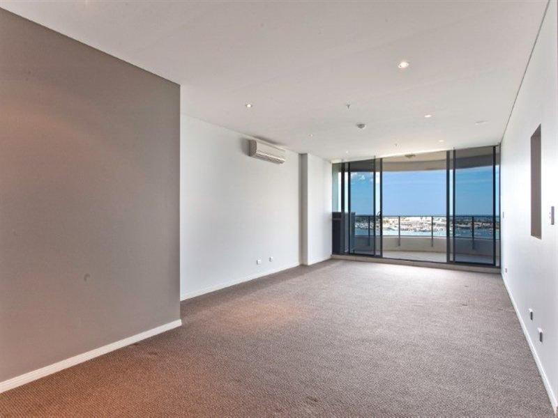 4 Como Crescent, Southport QLD 4215