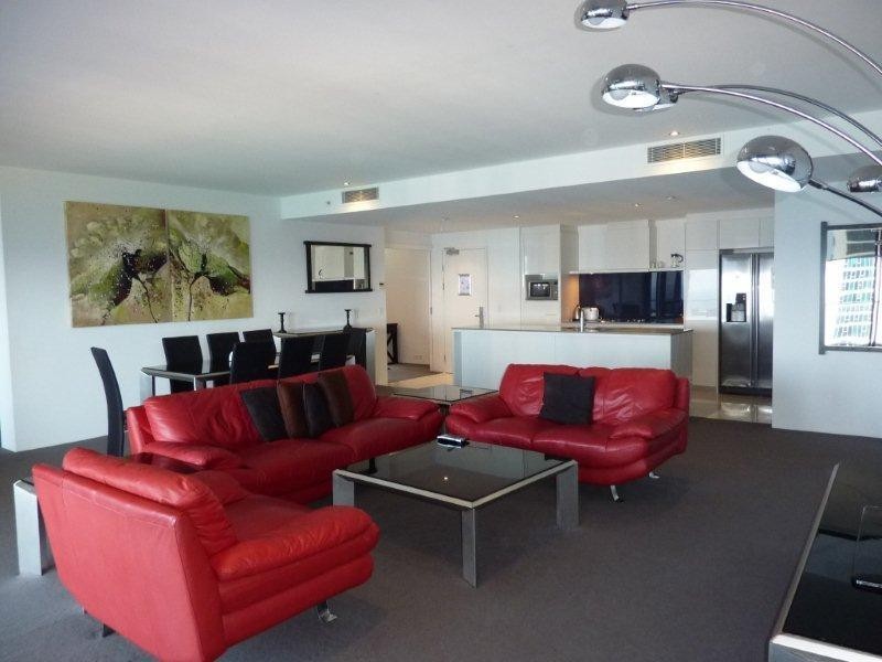 9 Ferny Avenue, Surfers Paradise QLD 4217