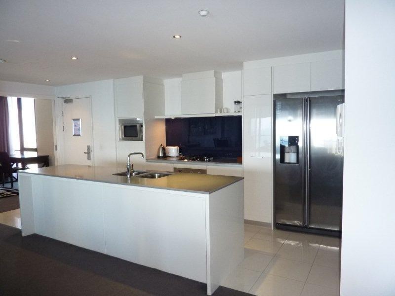 9 Ferny Avenue, Surfers Paradise QLD 4217