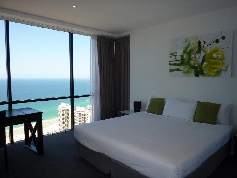 9 Ferny Avenue, Surfers Paradise QLD 4217