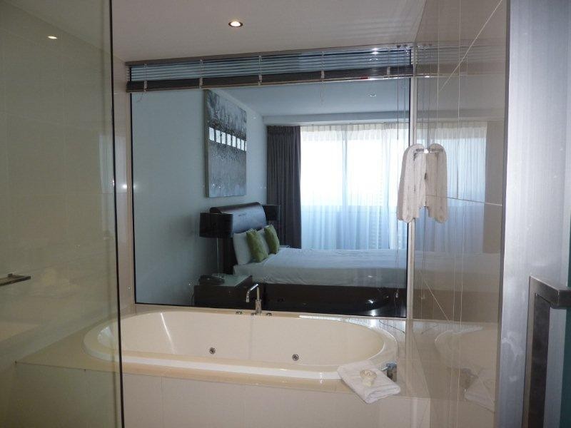 9 Ferny Avenue, Surfers Paradise QLD 4217