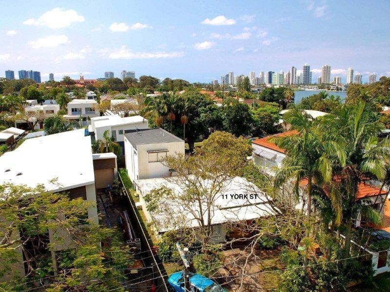 11 York Street, Southport QLD 4215