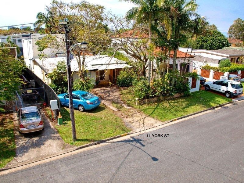 11 York Street, Southport QLD 4215