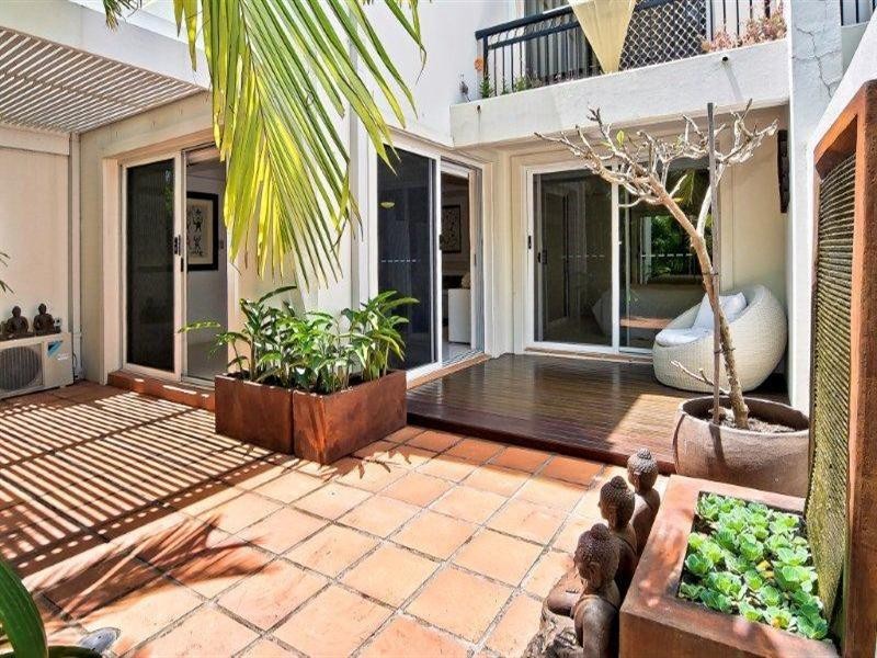 100 Cotlew Street East, Southport QLD 4215