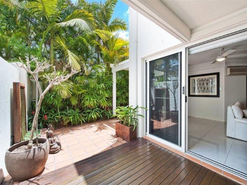 100 Cotlew Street East, Southport QLD 4215