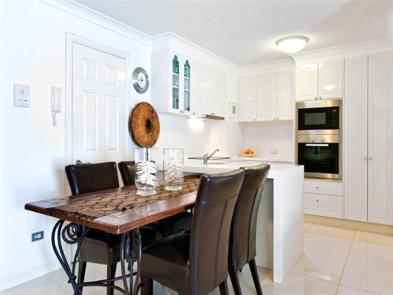 100 Cotlew Street East, Southport QLD 4215